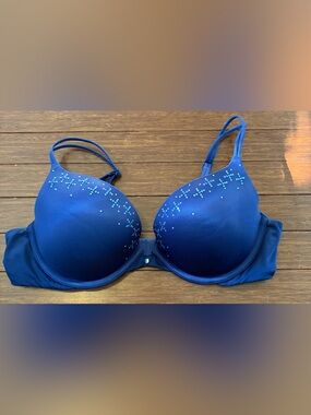 VICTORIA'S SECRET Very Sexy Push Up Pigeonnant Bra Purple w Crystals Size 36B